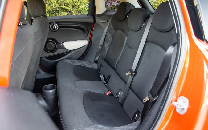 MINI Cooper cena 73900 przebieg: 76200, rok produkcji 2018 z Łódź małe 781